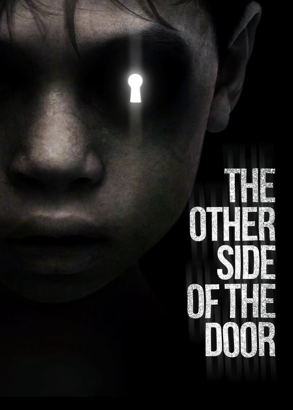 Bên Kia Cánh Cửa