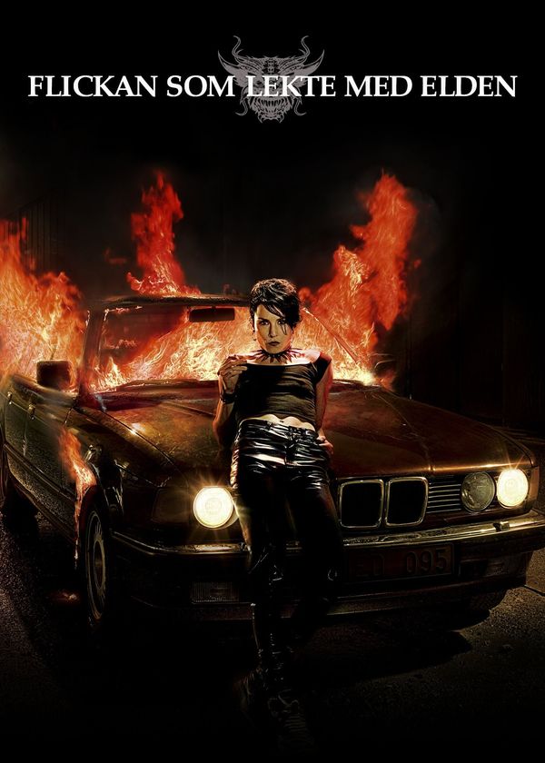 Cô Gái Đùa Với Lửa