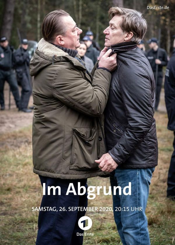 Nhìn Xuống Vực Thẳm