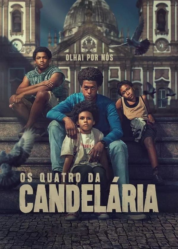 Những đứa trẻ trên bậc thềm nhà thờ